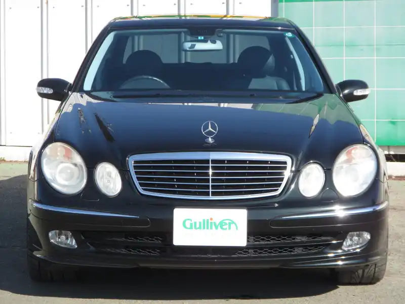 カタログ画像：Ｅクラス（E-CLASS） Ｅ３２０ アバンギャルド 2004年4月 GH-211065C 3200cc メラナイトブラック（Ｍ）ｏｒエメラルドブラック（Ｍ）ｏｒオブシディアンブラック（Ｍ） 燃費8.5km / l  フロント