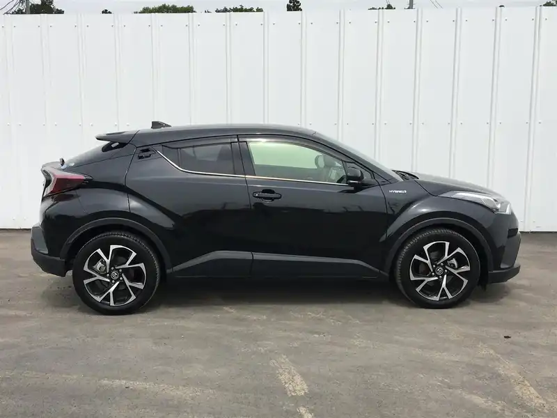 カタログ画像：Ｃ－ＨＲ（C-HR） Ｇ 2018年5月 DAA-ZYX10 1800cc ブラックマイカ 燃費30.2km / l 外装