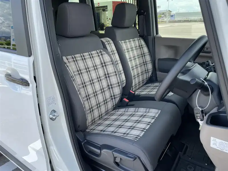 カタログ画像：Ｎ－ＢＯＸジョイ（N-BOX JOY） ベースグレード（２トーン） 2024年9月 6BA-JF6 660cc 燃費19.3km / l フロント