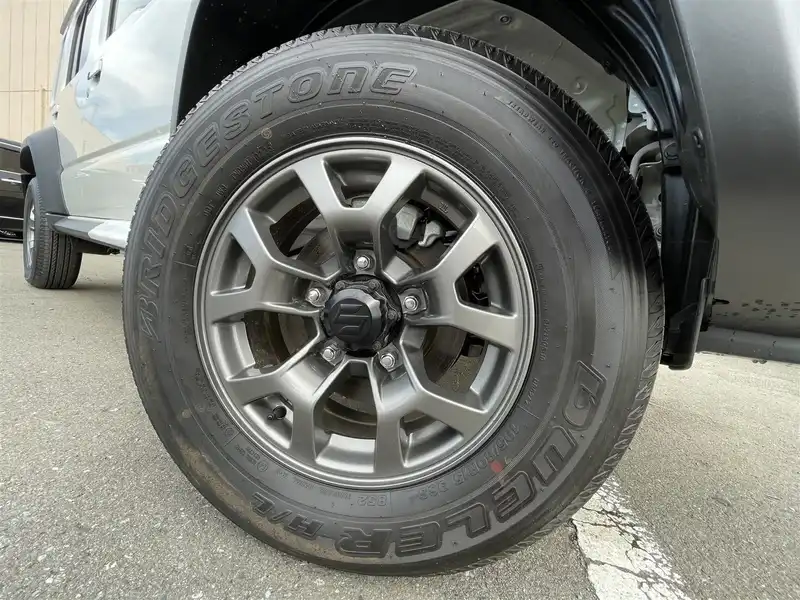 カタログ画像：ジムニー（JIMNY） ＸＧ 2025年11月 3BA-JB64W 660cc 燃費14.3km / l タイヤ