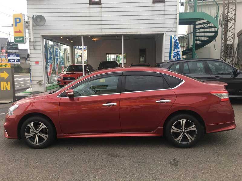 10123774 | カタログ画像：シルフィ（SYLPHY） Ｓ ツーリング 2019年10月 DBA-TB17 1800cc ラディアント レッド 外装