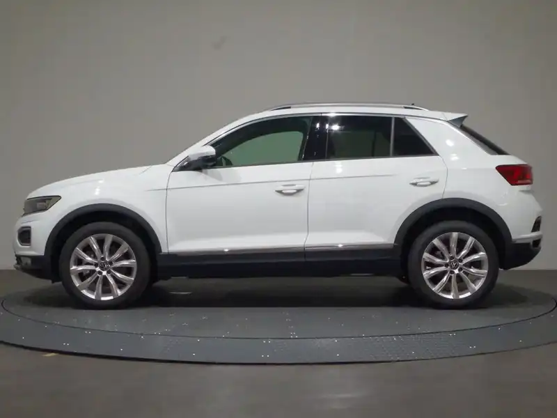 カタログ画像：Ｔ－ロック（T-ROC） ＴＤＩ スポーツ 2020年7月 3DA-A1DFF 2000cc ピュアホワイトorピュアホワイト／ブラックルーフ 燃費18.6km / l 外装