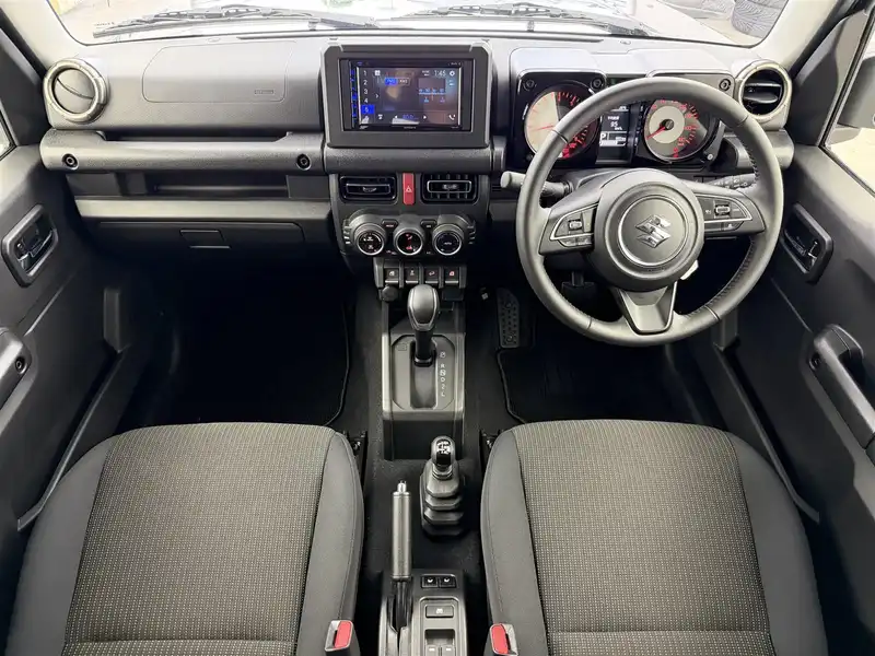 カタログ画像：ジムニーノマド（JIMNY NOMADE） ＦＣ 2025年4月 3BA-JC74W 1500cc ブルーイッシュブラックパール4 燃費13.6km / l フロント