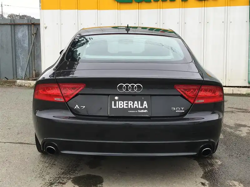 カタログ画像：Ａ７スポーツバック（A7 SPORTBACK） ３．０ＴＦＳＩクワトロ 2014年8月 DBA-4GCGWC 3000cc ファントムブラックパールエフェクト 燃費11.0km / l バック