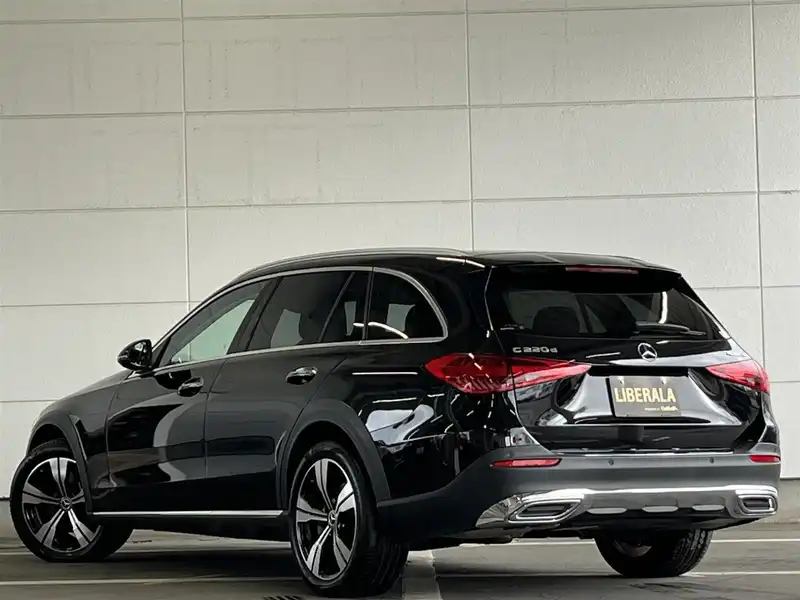 カタログ画像：Ｃクラスオールテレイン（C-CLASS ALL TERRAIN） Ｃ２２０ｄ ４マチック オールテレイン 2023年9月 3CA-206214C 2000cc オブシディアンブラック（Ｍ） 燃費17.9km / l 外装