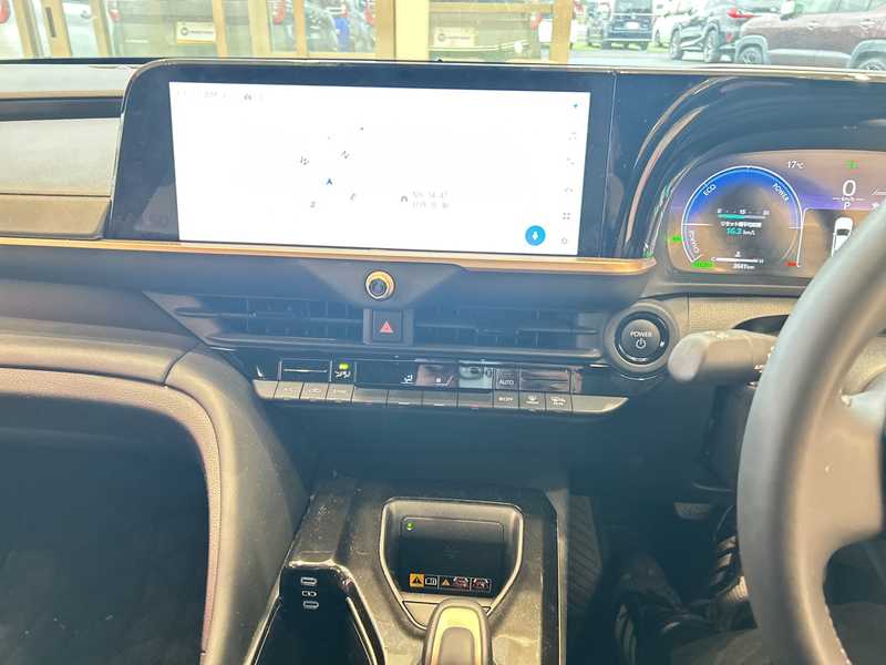 カタログ画像：クラウンクロスオーバー（CROWN CROSSOVER） Ｚ 2024年4月 6AA-AZSH35 2500cc プレシャスホワイトパールorブラック×プレシャスホワイトパール 燃費22.2km / l 内装