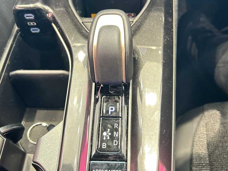 カタログ画像：クラウンクロスオーバー（CROWN CROSSOVER） Ｚ 2024年4月 6AA-AZSH35 2500cc プレシャスホワイトパールorブラック×プレシャスホワイトパール 燃費22.2km / l 内装