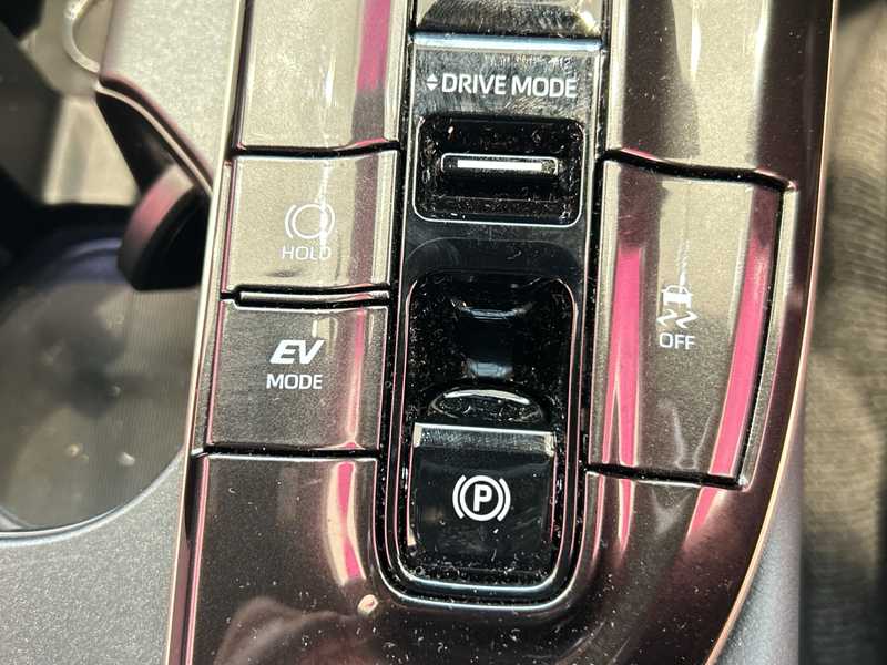 カタログ画像：クラウンクロスオーバー（CROWN CROSSOVER） Ｇ 2024年4月 6AA-AZSH35 2500cc プレシャスホワイトパールorブラック×プレシャスホワイトパール 燃費22.4km / l 内装