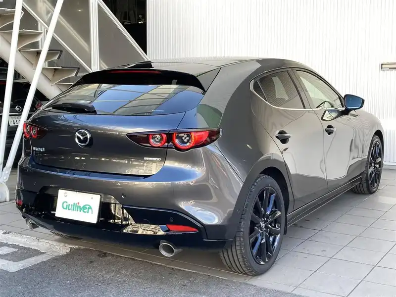 カタログ画像：ＭＡＺＤＡ３ファストバック（MAZDA3 FASTBACK） Ｘプロアクティブ ツーリングセレクション 2019年12月 3AA-BPEP 2000cc チタニウムフラッシュマイカ 燃費17.4km / l バック