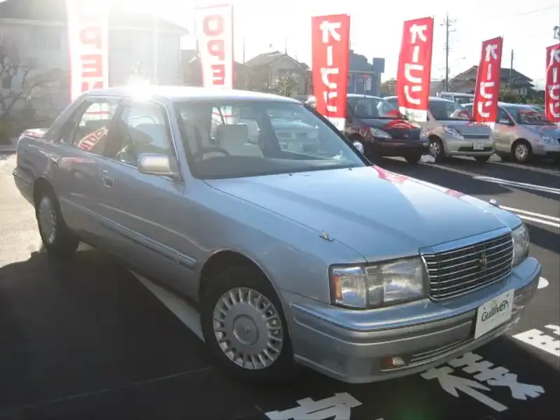 カタログ画像：クラウン（CROWN） ロイヤルサルーンＦｏｕｒ 1998年8月 GF-JZS157 3000cc シルバーメタリック 燃費7.9km / l  メイン（その他）