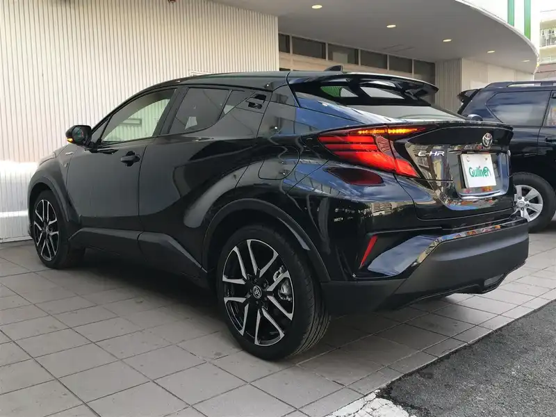 カタログ画像：Ｃ－ＨＲ（C-HR） Ｓ ＧＲスポーツ 2019年10月 6AA-ZYX11 1800cc ブラックマイカ 燃費25.0km / l バック