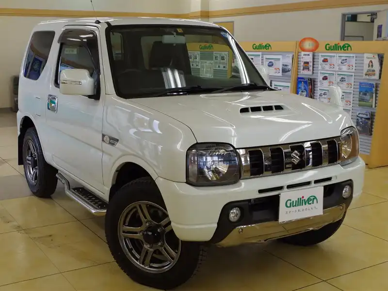 カタログ画像：ジムニー（JIMNY） ランドベンチャー 2014年8月 ABA-JB23W 660cc パールホワイト 燃費14.8km / l メイン