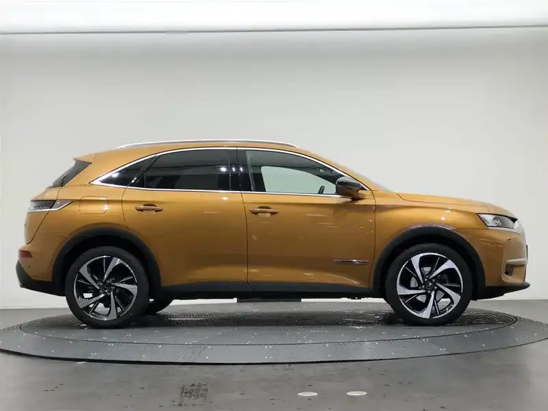 カタログ画像：ＤＳ７クロスバック（DS7 CROSSBACK） グランシック ブルーＨＤｉ 2018年7月 LDA-X74AH01 2000cc オル ビザンタン 燃費16.4km / l 外装