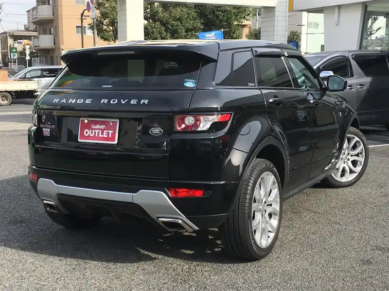 カタログ画像：レンジローバーイヴォーク（RANGE ROVER EVOQUE） ダイナミック 2015年4月 CBA-LV2A 2000cc サントリーニ・ブラック 燃費10.6km / l バック