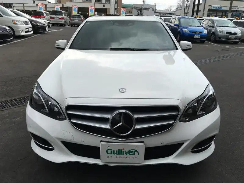 カタログ画像：Ｅクラス（E-CLASS） Ｅ３００ ４マチック アバンギャルド 2013年5月 RBA-212080C 3500cc ダイヤモンドホワイト（Ｍ） 燃費12.0km / l フロント