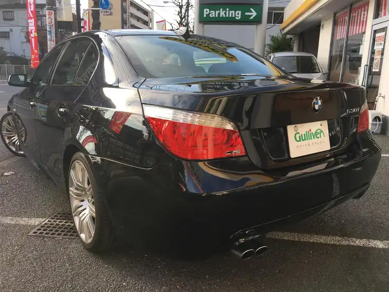 カタログ画像：５シリーズ（5 SERIES） ５３０ｉ 2008年1月 ABA-NU30 3000cc モナコ・ブルーメタリック 燃費9.4km / l  バック