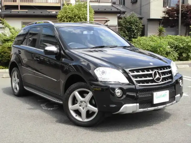 カタログ画像：Ｍクラス（M-CLASS） ＭＬ３５０ ４マチック ＡＭＧスポーツリミテッド 2009年5月 DBA-164186 3500cc オブシディアンブラック（Ｍ） 燃費7.9km / l  メイン