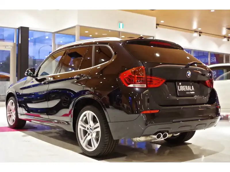 カタログ画像：Ｘ１（X1） ｘＤｒｉｖｅ ２０ｉ エクスクルーシブ スポーツ 2014年7月 DBA-VM20 2000cc ブラック・サファイア 燃費13.6km / l バック