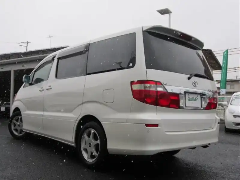 カタログ画像：アルファードＧ（ALPHARD G） ＭＸ トレゾア・アルカンターラバージョン 2004年6月 TA-MNH15W 3000cc ホワイトパールマイカ 燃費8.9km / l  バック