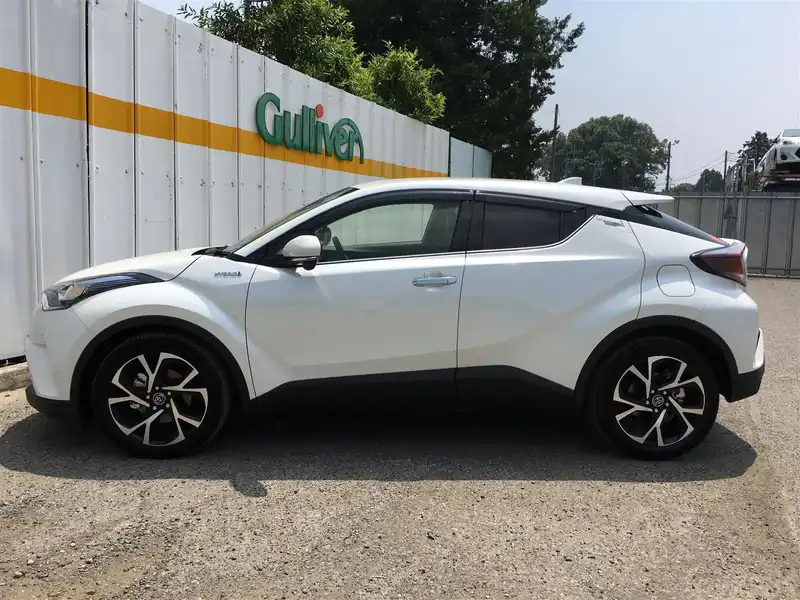 10115533 | カタログ画像：Ｃ－ＨＲ（C-HR） Ｇ 2018年5月 DAA-ZYX10 1800cc ホワイトパールクリスタルシャインorブラック×ホワイトパールクリスタルシャイン 外装