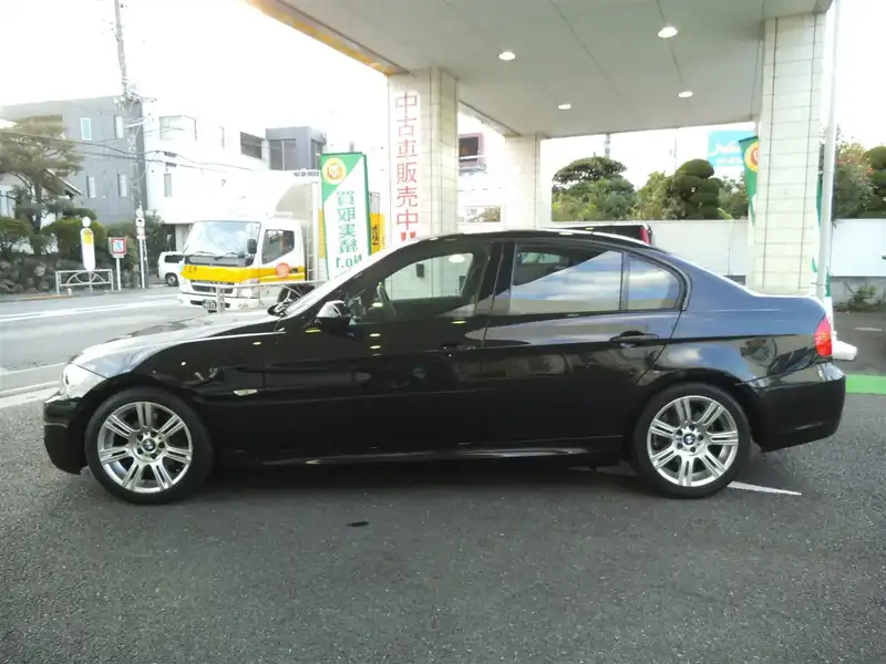 カタログ画像：３シリーズ（3 SERIES） ３２０ｉ Ｍスポーツ プラス 2008年10月 ABA-VA20 2000cc ブラック・サファイア（メタリック・カラー） 燃費12.0km / l  外装