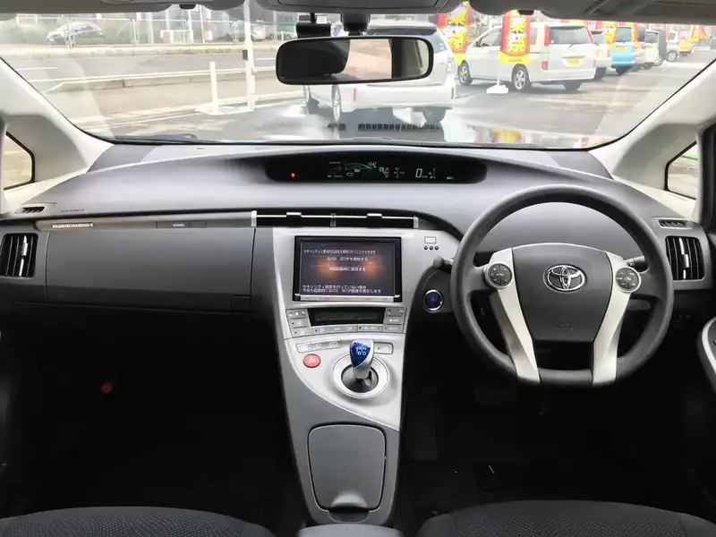 カタログ画像：プリウスＰＨＶ（PRIUS PHV） Ｌ 2013年9月 DLA-ZVW35 1800cc トゥルーブルーマイカメタリック 燃費31.6km / l 内装