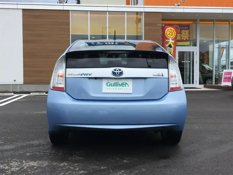 カタログ画像：プリウスＰＨＶ（PRIUS PHV） Ｌ 2013年9月 DLA-ZVW35 1800cc トゥルーブルーマイカメタリック 燃費31.6km / l バック