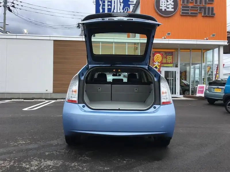 カタログ画像：プリウスＰＨＶ（PRIUS PHV） Ｌ 2013年9月 DLA-ZVW35 1800cc トゥルーブルーマイカメタリック 燃費31.6km / l 内装