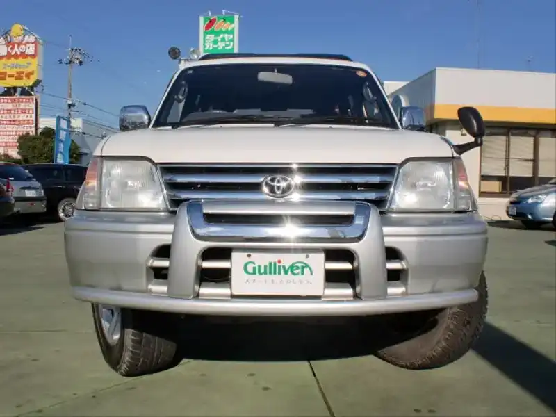 カタログ画像：ランドクルーザープラド（LAND CRUISER PRADO） ＴＸ ５人乗り仕様 パッケージⅡ 1998年1月 E-RZJ95W 2700cc クリスタルシルバーパールメタリック 燃費7.9km / l  フロント