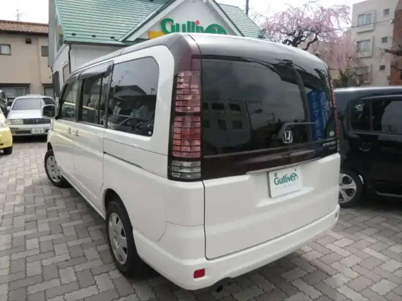 カタログ画像：ステップワゴン（STEPWAGON） Ｇ 2004年6月 CBA-RF4 2000cc プレミアムホワイト・パール 燃費11.6km / l  外装