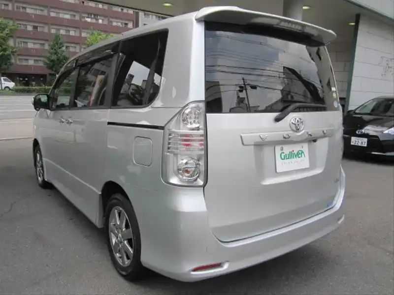 カタログ画像：ヴォクシー（VOXY） ＺＳ 煌Ⅱ 2009年6月 DBA-ZRR75W 2000cc シルバーメタリック 燃費13.4km / l  バック