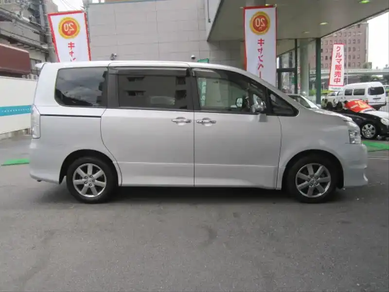 カタログ画像：ヴォクシー（VOXY） ＺＳ 煌Ⅱ 2009年6月 DBA-ZRR75W 2000cc シルバーメタリック 燃費13.4km / l  外装