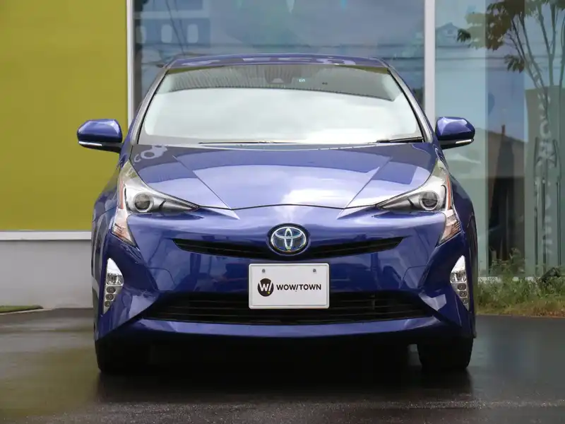 カタログ画像：プリウス（PRIUS） Ｓツーリングセレクション 2015年12月 DAA-ZVW55 1800cc ダークブルーマイカメタリック 燃費34.0km / l フロント