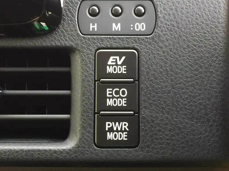 カタログ画像：エスクァイア（ESQUIRE） ハイブリッドＧｉ プレミアムパッケージ 2019年1月 DAA-ZWR80G 1800cc ホワイトパールクリスタルシャイン 燃費23.8km / l 内装