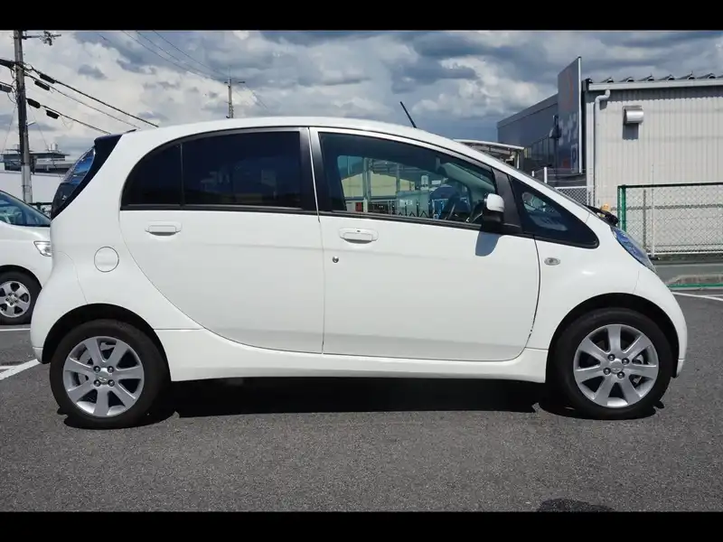 カタログ画像：アイミーブ（I-MIEV） ベースグレード 2010年11月 ZAA-HA3W ホワイトソリッド 外装