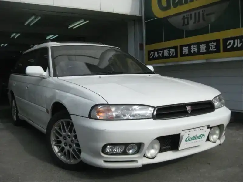 カタログ画像：レガシィツーリングワゴン（LEGACY TOURING WAGON） ＴＳタイプＲ 1996年6月 E-BG5 2000cc ピュアホワイト 燃費12.0km / l  メイン（その他）