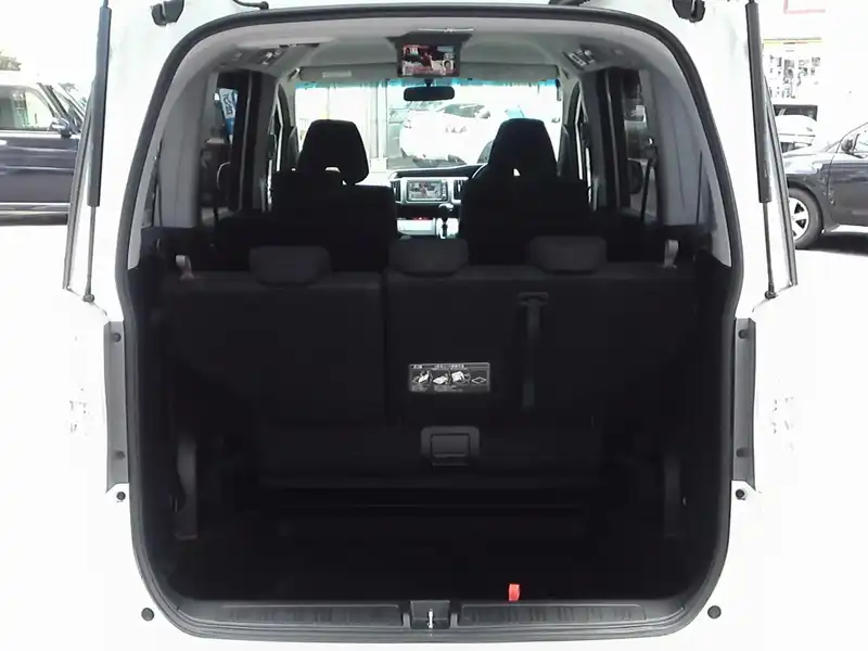 カタログ画像：ステップワゴンスパーダ（STEPWAGON SPADA） Ｚ インターナビセレクション 2012年4月 DBA-RK5 2000cc ホワイトオーキッド・パール 燃費14.4km / l 内装