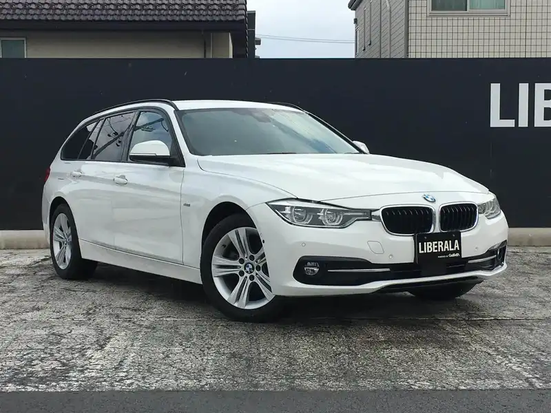 カタログ画像：３シリーズ（3 SERIES） ３２０ｉ ｘＤｒｉｖｅツーリング スポーツ 2016年5月 DBA-8A20 2000cc アルピン・ホワイトⅢ 燃費14.9km / l メイン