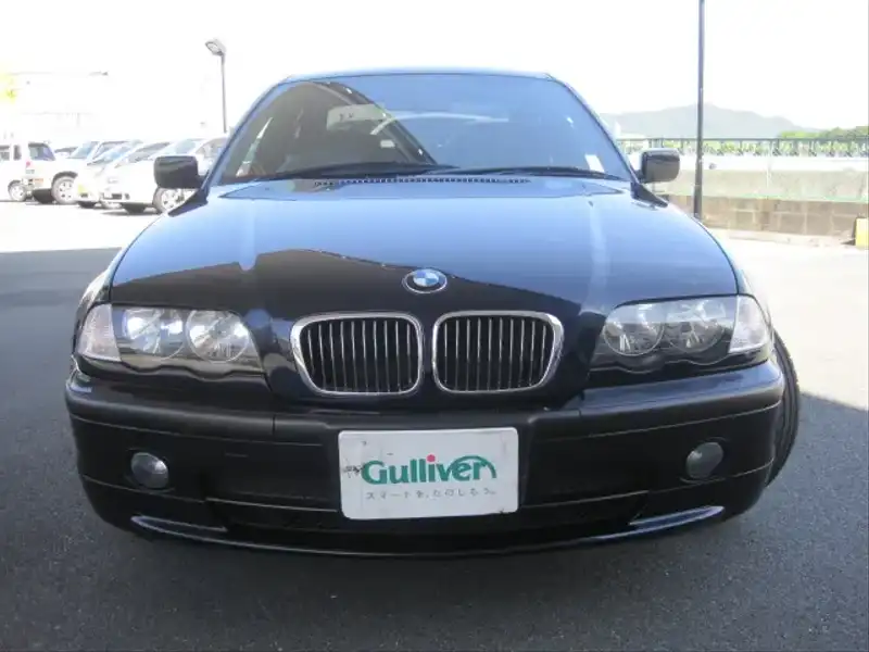 カタログ画像：３シリーズ（3 SERIES） ３２０ｉ Ｍスポーツパッケージ 2000年11月 GH-AV22 2200cc 燃費9.8km / l  フロント