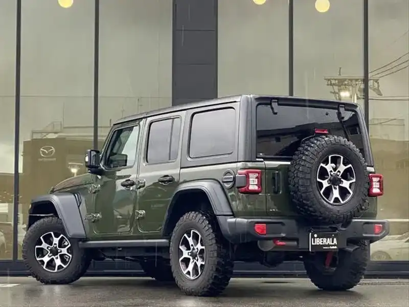 カタログ画像：ジープ・ラングラーアンリミテッド（JEEP WRANGLER UNLIMITED） ルビコン・サージグリーン 2020年12月 3BA-JL36L 3600cc サージグリーンクリアコート 燃費8.0km / l バック