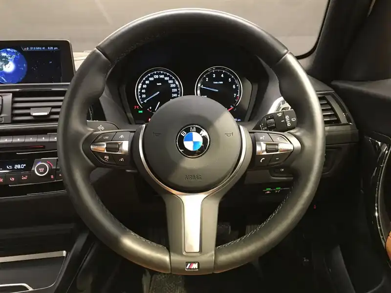 カタログ画像：１シリーズ（1 SERIES） １１８ｄ Ｍスポーツ エディションシャドー 2019年1月 LDA-1S20 2000cc アルピン・ホワイトⅢ 燃費22.2km / l 内装