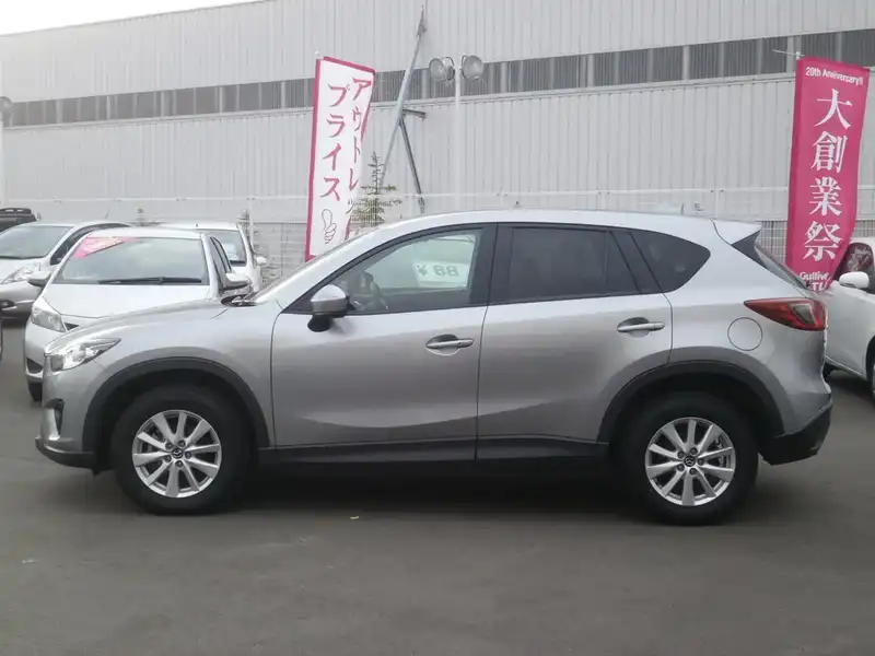 カタログ画像：ＣＸ－５（CX-5） ２０Ｓ 2012年12月 DBA-KEEFW 2000cc アルミニウムメタリック 燃費16.4km / l 外装