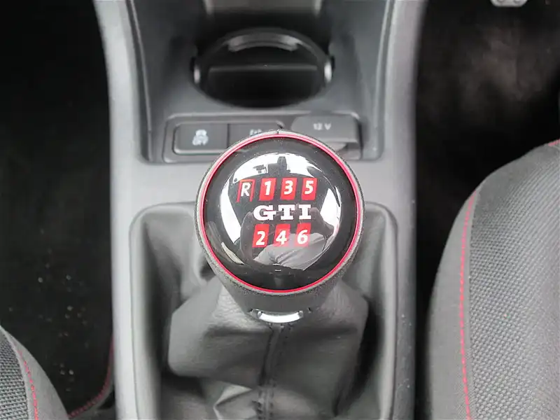 カタログ画像：アップ！（UP!） アップ！ＧＴＩ 2019年10月 ABA-AADKR 1000cc タングステンシルバーメタリック 燃費21.0km / l 内装