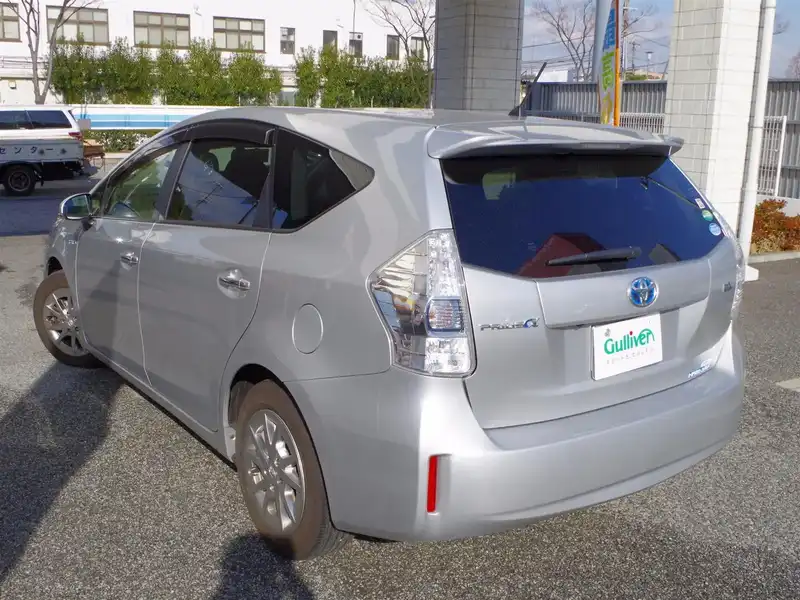 カタログ画像：プリウスα（PRIUS ALPHA） Ｓ チューン ブラック 2013年8月 DAA-ZVW41W 1800cc シルバーメタリック 燃費26.2km / l バック