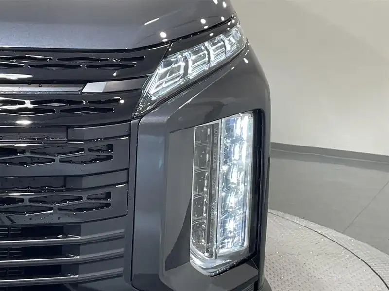 カタログ画像：デリカＤ：５（DELICA D:5） シャモニー（電動サイドステップ非装着車） 2025年5月 3DA-CV1W 2200cc ブラックダイヤモンド×ブラックマイカ 燃費12.6km / l 外装