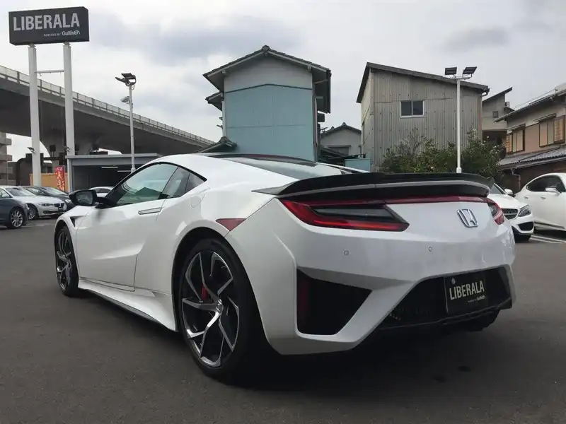 カタログ画像：ＮＳＸ（NSX） ベースグレード 2017年2月 CAA-NC1 3500cc 130Rホワイト 燃費12.4km / l バック