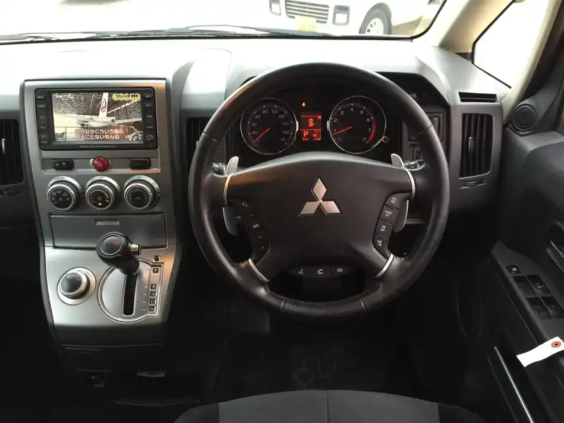 カタログ画像：デリカＤ：５（DELICA D:5） Ｇ ナビパッケージ 2009年1月 DBA-CV5W 2400cc クールシルバーメタリック／ミディアムグレーマイカorクールシルバーメタリック 内装