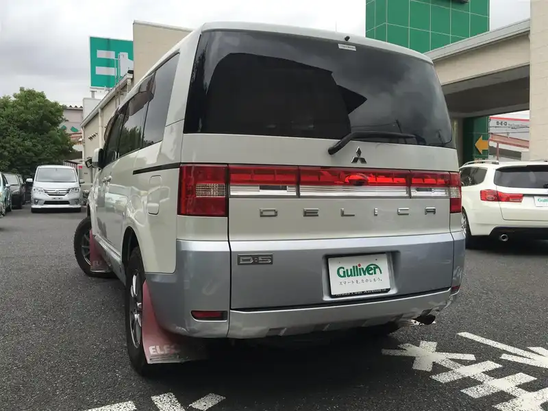 カタログ画像：デリカＤ：５（DELICA D:5） Ｇ パワーパッケージ 2014年4月 DBA-CV5W 2400cc ウォームホワイトパール／クールシルバーメタリックorウォームホワイトパール バック