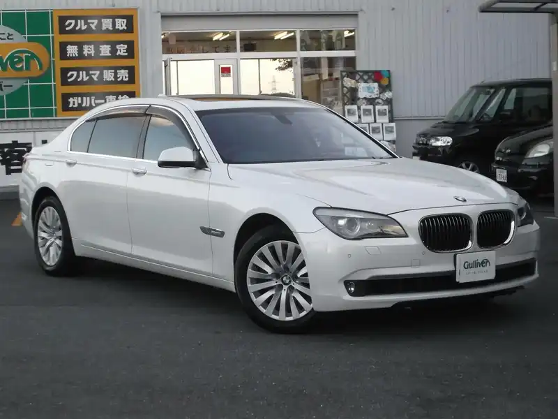 カタログ画像：７シリーズ（7 SERIES） ７５０Ｌｉ 2012年9月 CBA-YE44 4400cc アルピン・ホワイトⅢorミネラル・ホワイト 燃費9.3km / l メイン（その他）