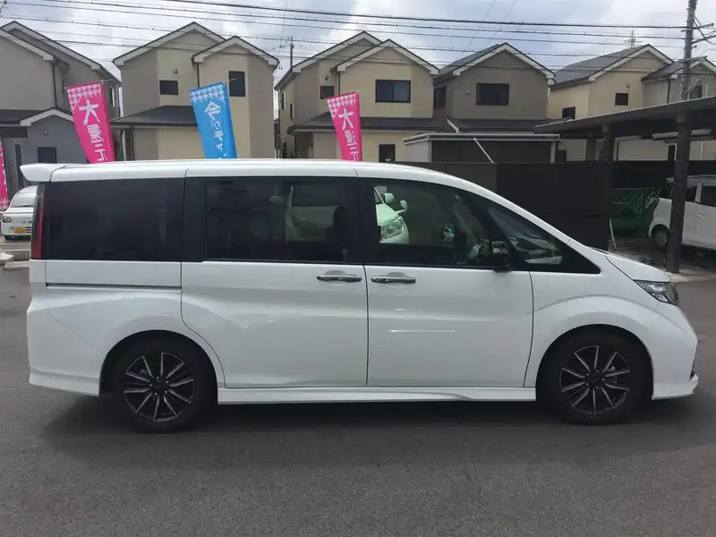 カタログ画像：ステップワゴン（STEPWAGON） モデューロＸ 2016年10月 DBA-RP3 1500cc ホワイトオーキッド・パール 外装